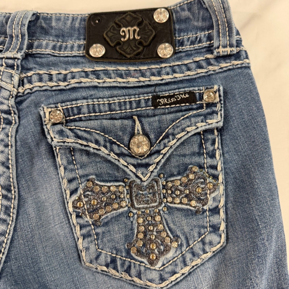 Miss Me Straight Leg Embellished Cross Jeans Blue Size 29 Inseam 34 - Picture 8 of 13